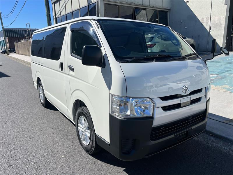 2018 TOYOTA HIACE 5D VAN DX GDH201