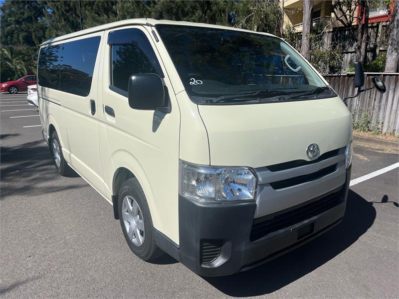 2017 TOYOTA HIACE 5D VAN DX KDH201