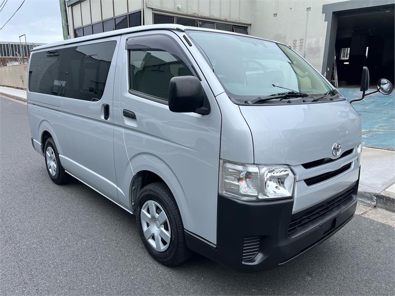 2017 TOYOTA HIACE 5D VAN DX KDH201