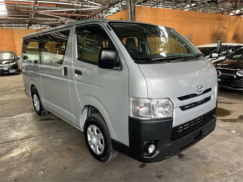 2017 TOYOTA HIACE VAN LWB 4WD KDH206