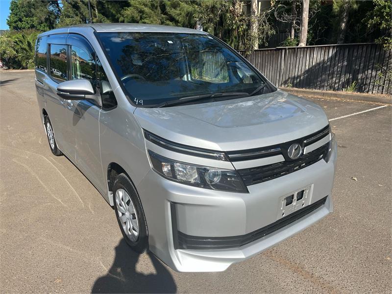 2015 TOYOTA VOXY STATION WAGON DISABILITY ZRR80